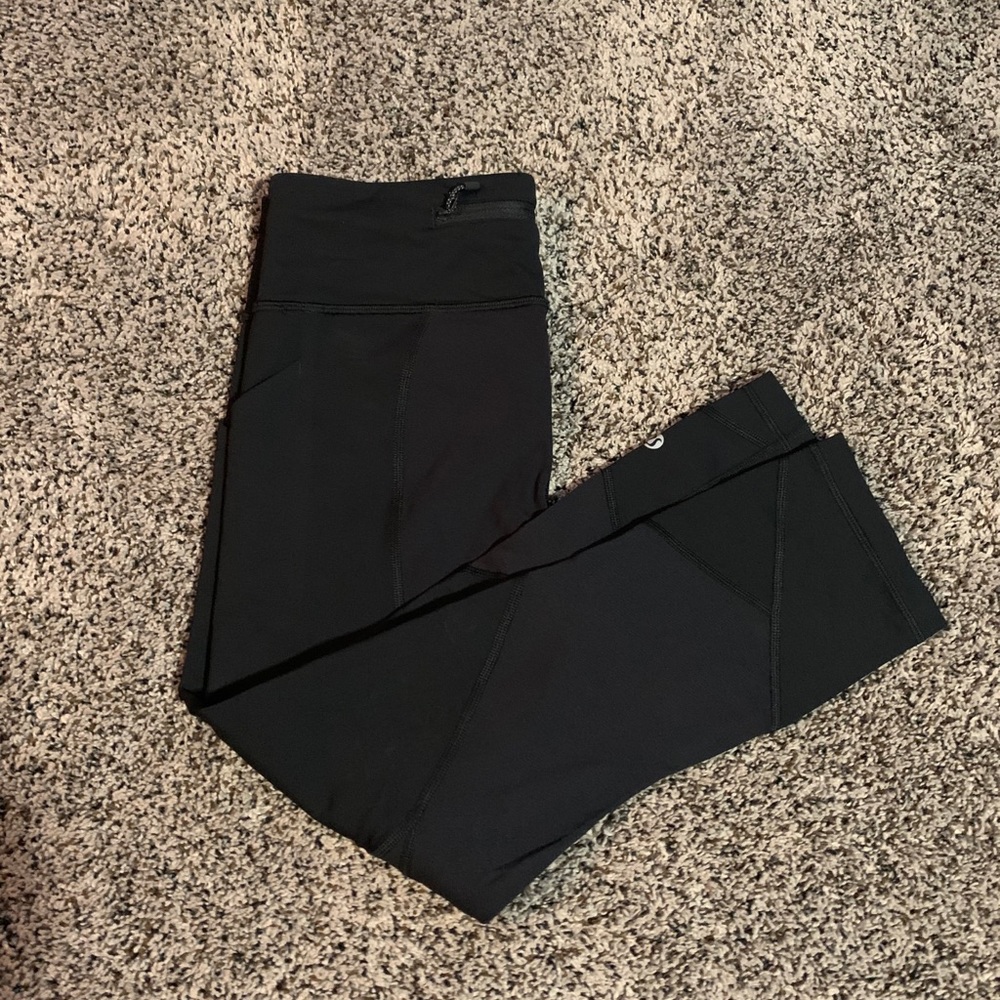 Lululemon size 6 crop